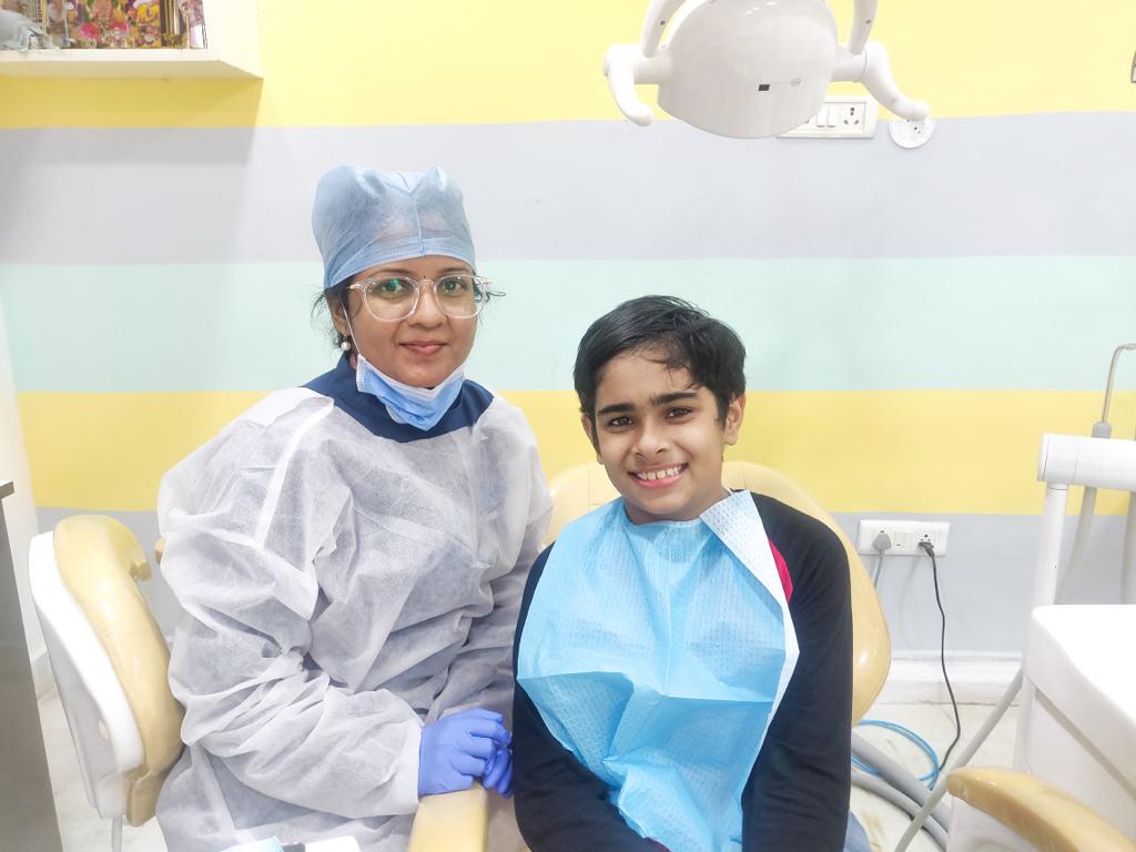 photo of Dr shirisha with her happy patients