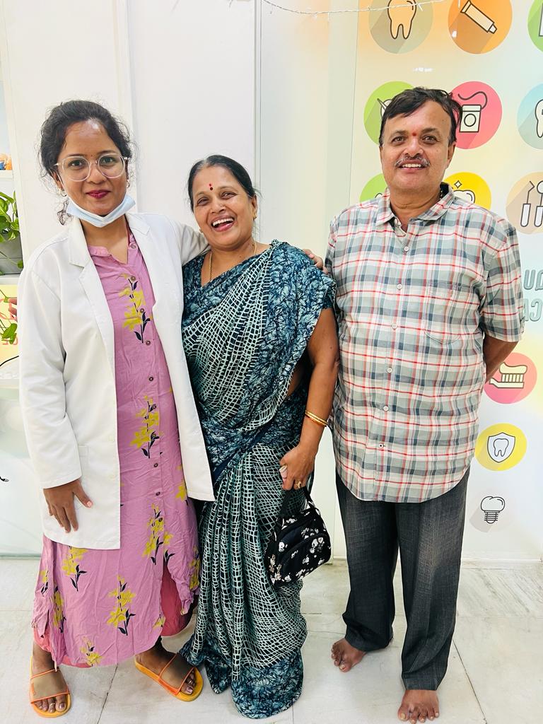 photo of Dr shirisha with her happy patients
